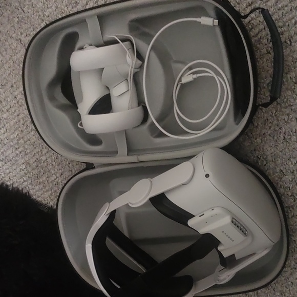 Oculus Quest 2 128gb - Picture 1 of 2